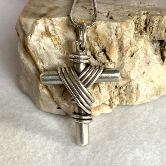 Sterling Silver 925 ZINA 2" Heavy Shrouded Cross Pendant Necklace 24" Chain 39g - Picture 12 of 16